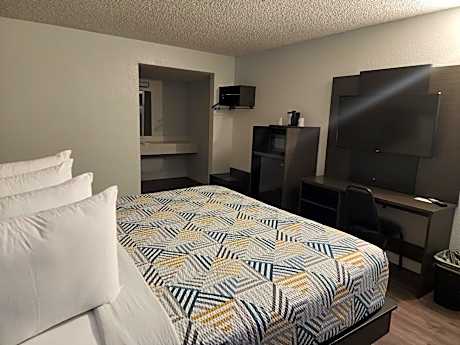 Queen Room with Two Queen Beds - Disability Access - Roll In Shower