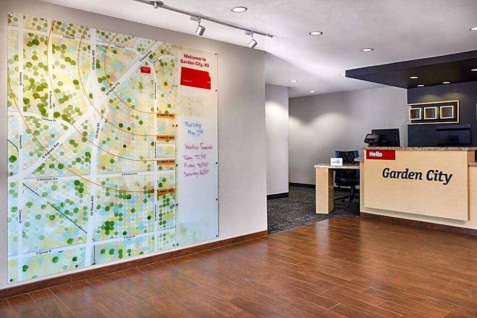 TownePlace Suites by Marriott Garden City