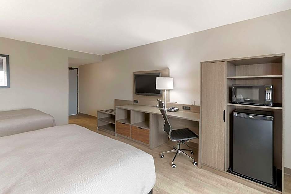 Quality Inn Newton at I-80