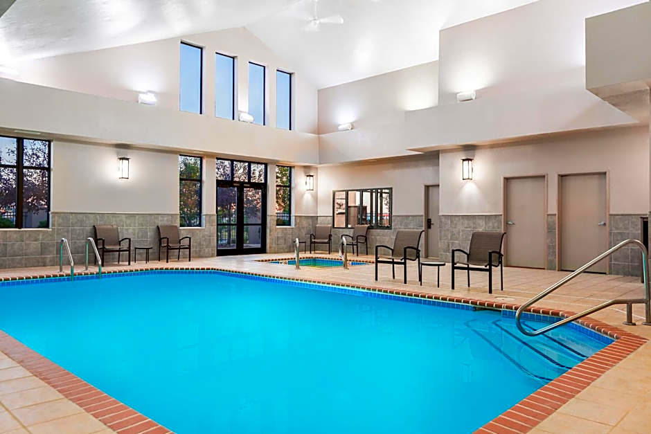 Holiday Inn Express Hotel & Suites Gillette By IHG