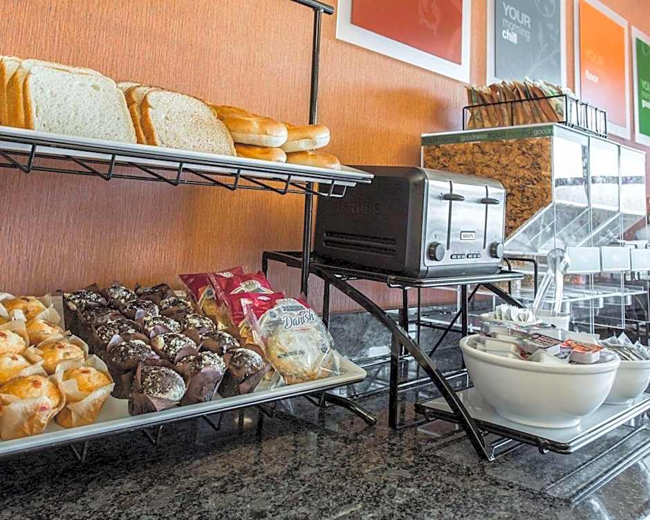 Comfort Inn & Suites Lumberton Central I-95