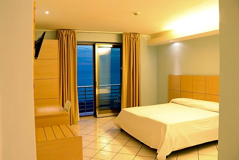 Photo 1 of 13 of Superior 1 Double Bed or 2 Beds, Sea View