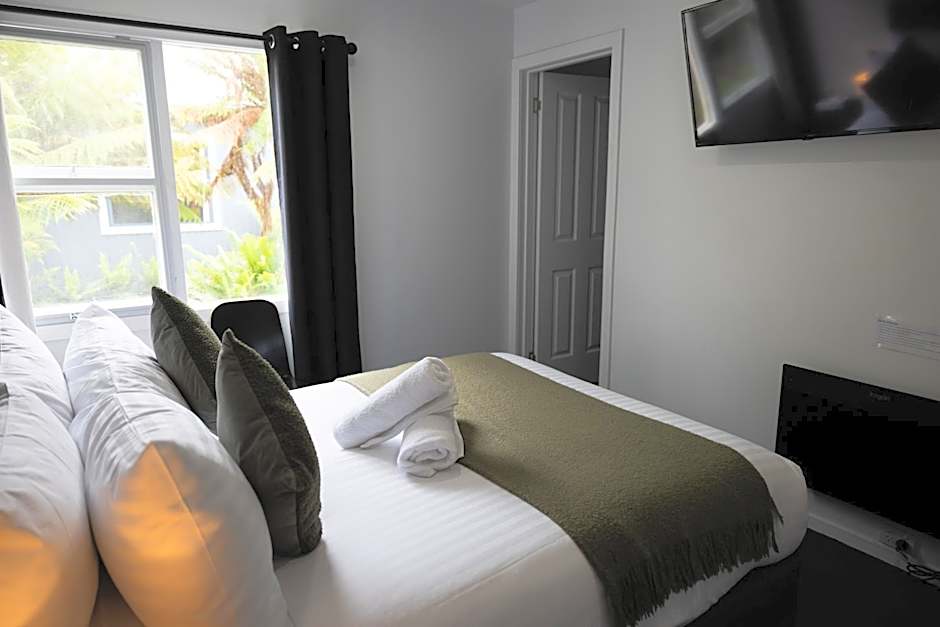 Tullah Lakeside Lodge