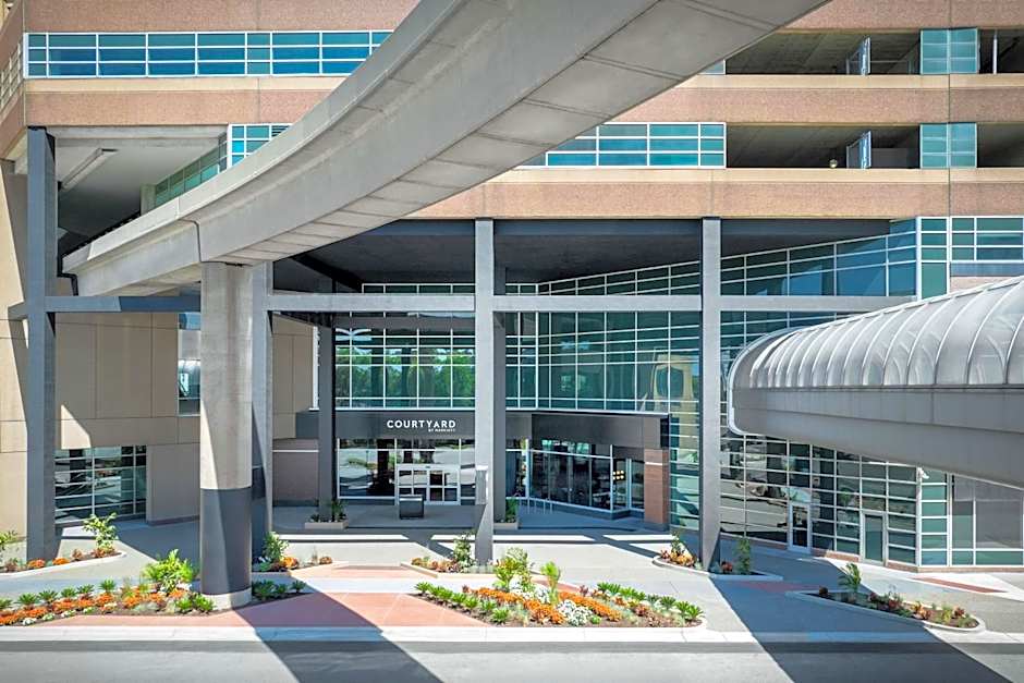 Courtyard by Marriott Detroit Downtown