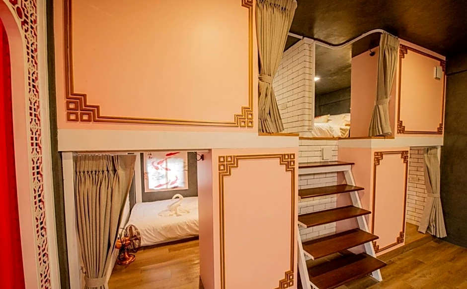 Lynlan Hostel & Cafe