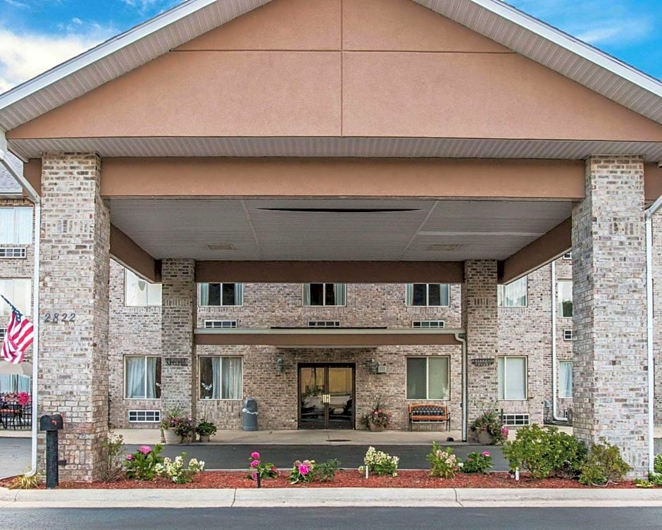 Comfort Inn Whitehall near Michigan's Adventure