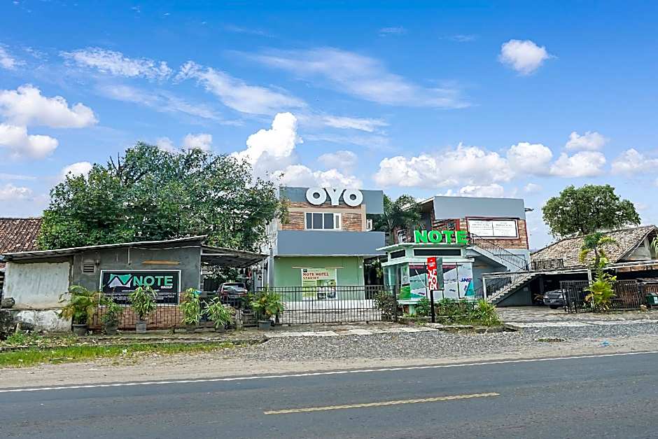 OYO Life 91027 Note Hotel Syariah