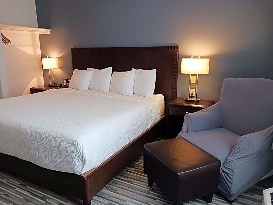 Days Inn & Suites by Wyndham Fort Saskatchewan