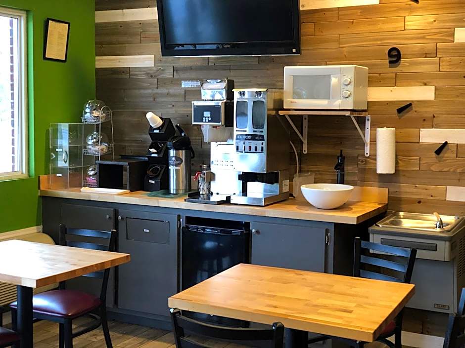 Deerfield Inn and Suites - Fairview