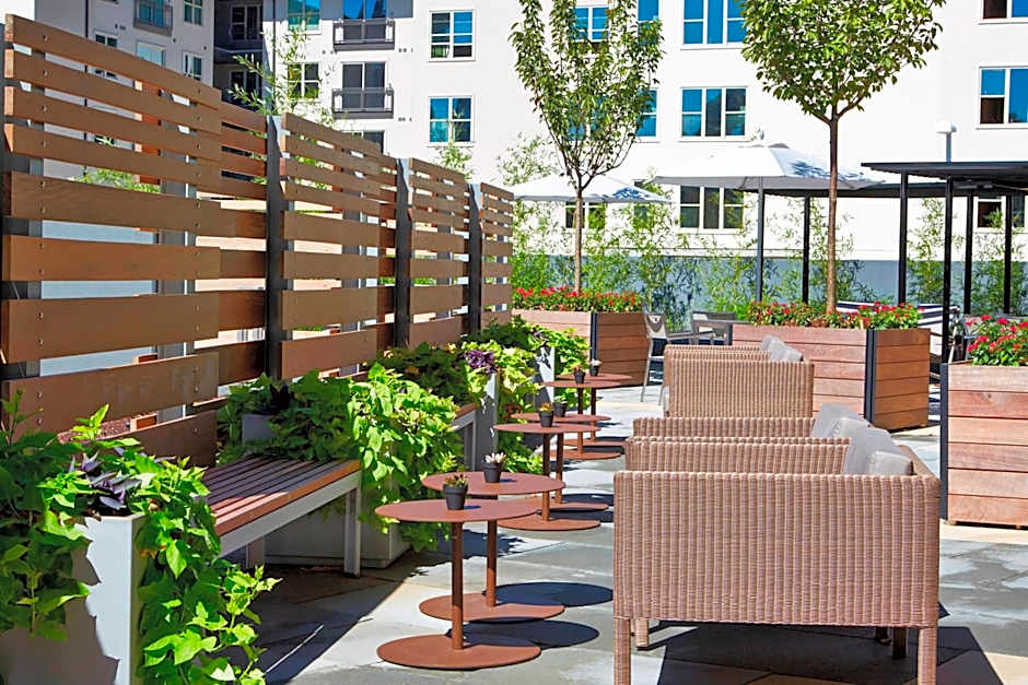 AC Hotel by Marriott Atlanta Buckhead at Phipps Plaza