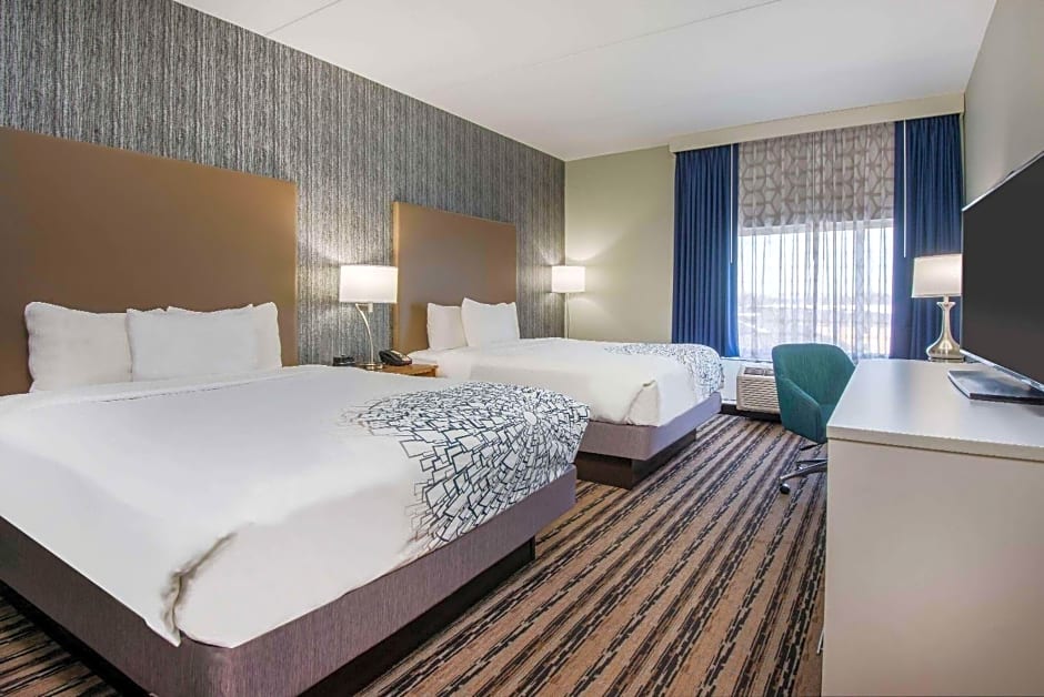 La Quinta Inn & Suites by Wyndham Buffalo Amherst