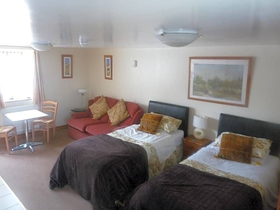 Oakenholt Farm Bed and Breakfast