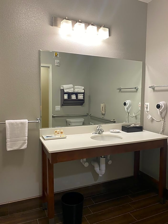 La Quinta Inn & Suites by Wyndham Houston Nw Beltway 8 / West Rd