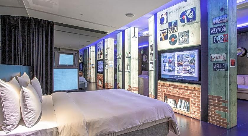 All-Ur Chain Boutique Motel