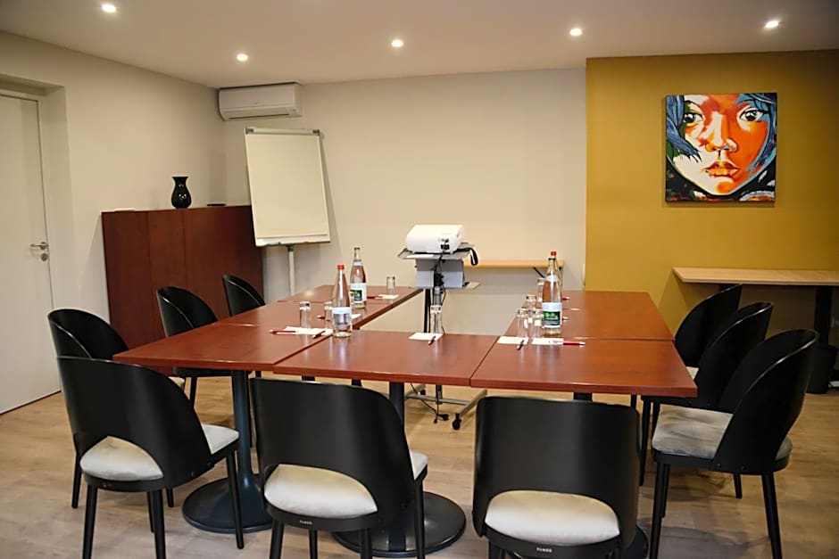 The Originals City, Hotel Helios, Roanne Nord (Inter-Hotel)