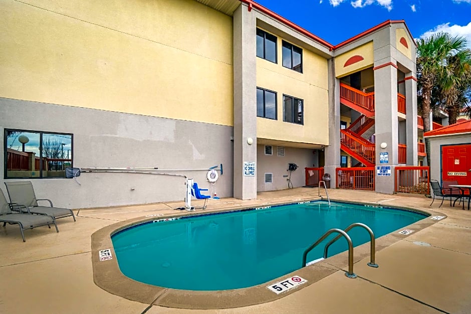 Quality Inn & Suites Ft. Jackson Maingate