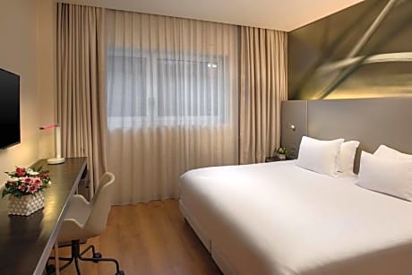 Standard Double or Twin Room free parking with breakfast