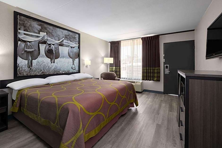 Super 8 by Wyndham Longview/North