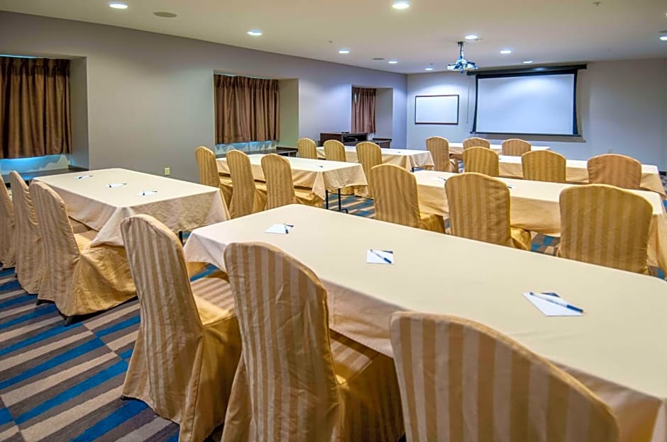 Microtel Inn & Suites by Wyndham Pearl River/Slidell
