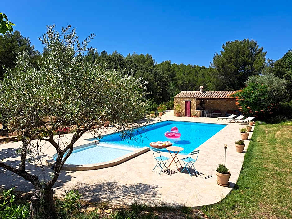 Gîtes Mas des rochers - Case bambou avec Spa