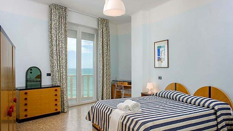 Foto 1 di 4 di Sea View, Balcony
