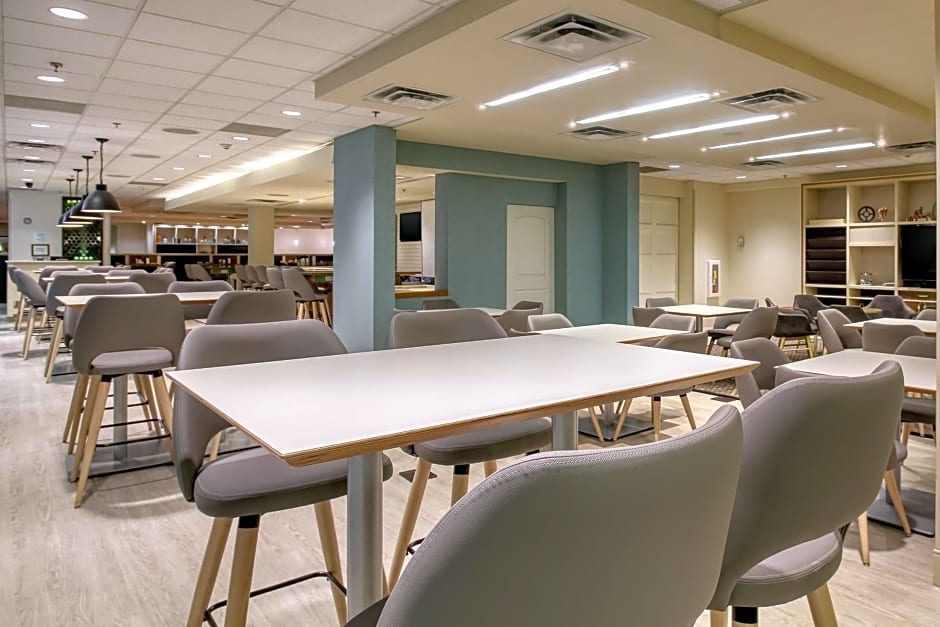 Holiday Inn & Suites Atlanta Airport North, an IHG Hotel