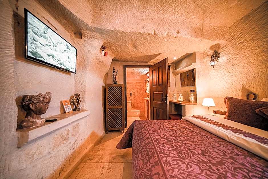 ZEUS CAVE SUITES 