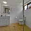 Quality Hotel Robertson Gardens