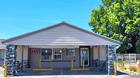 Budget Inn & Suites