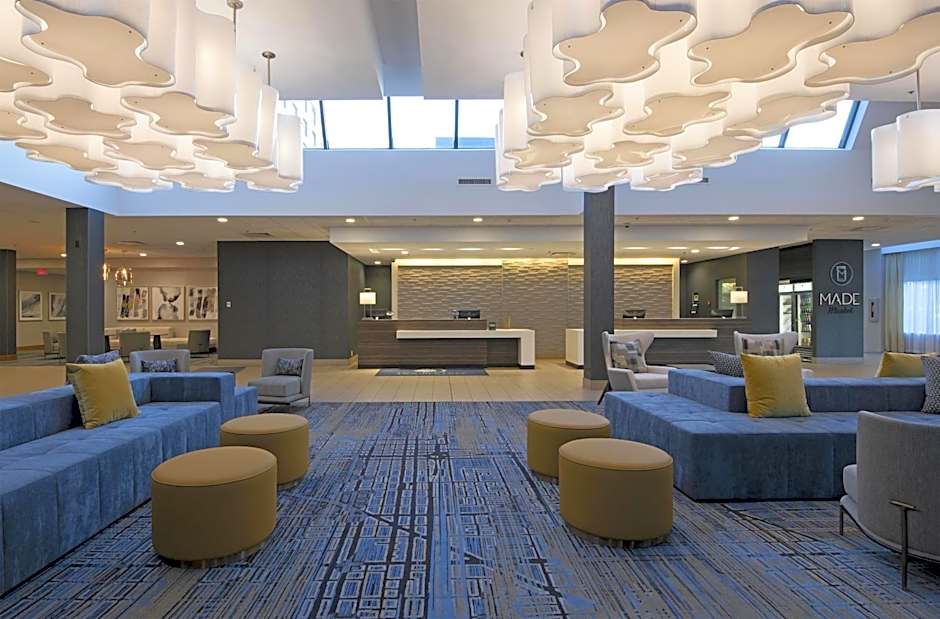 DoubleTree by Hilton West Edmonton