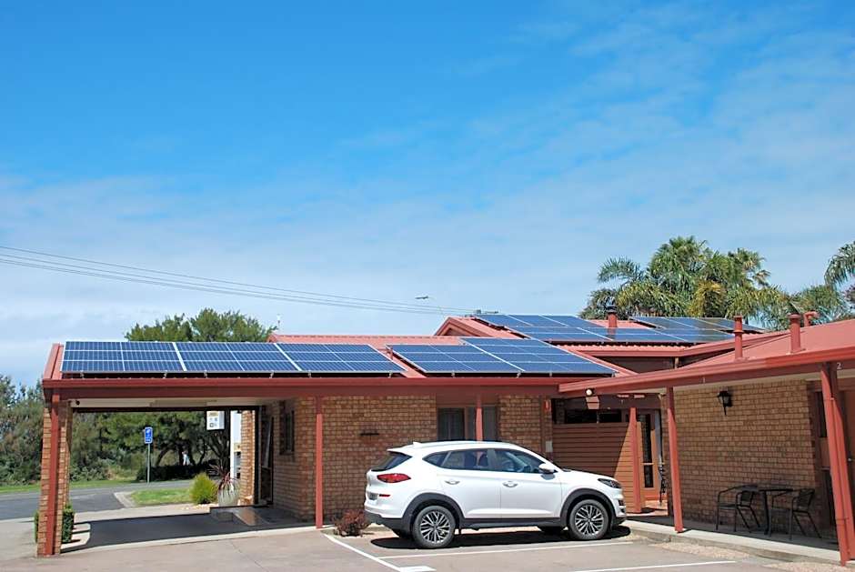 Cunningham Shore Motel