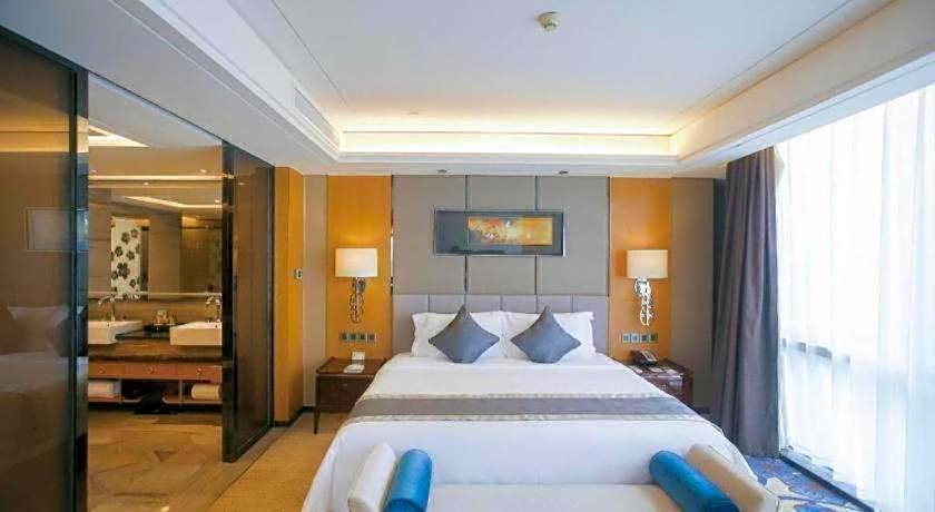 Zhangjiagang Zhonglian GDH International  Hotel
