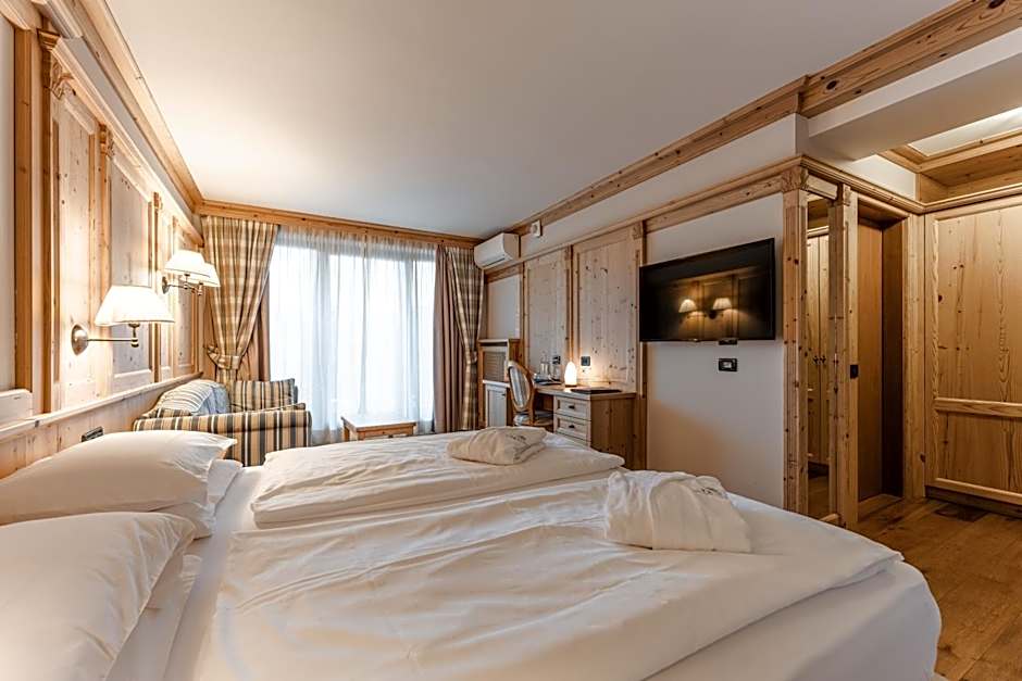 Tevini Dolomites Charming Hotel