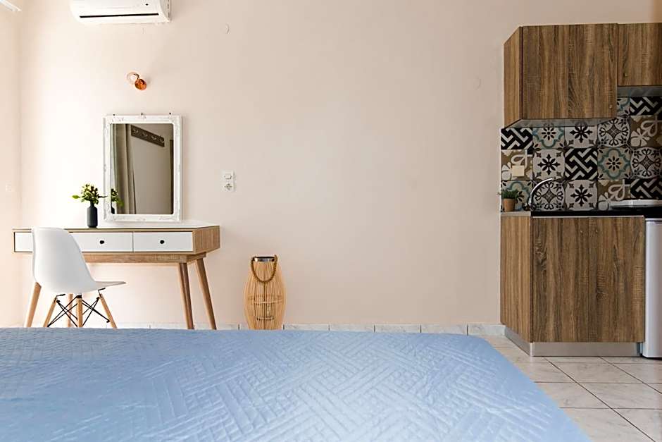 Silver Sun Studios & Apartments