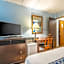 Econo Lodge Inn & Suites Windsor Locks Bradley Airport