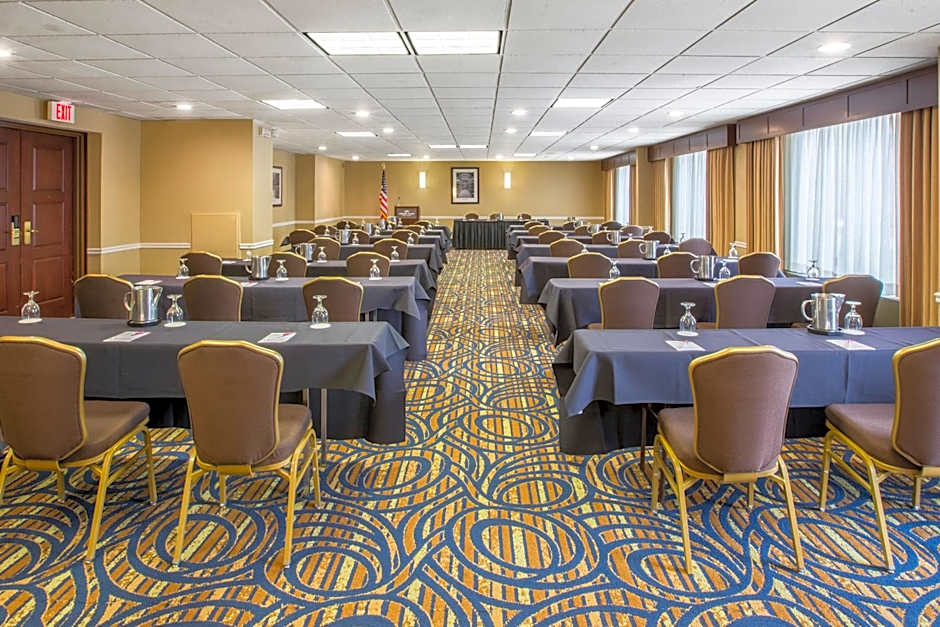 Ramada by Wyndham Cleveland Independence