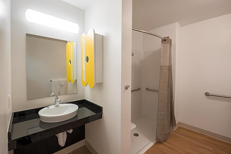 Studio 6-Mccarran, NV - Sparks - Tahoe - Reno Industrial Center