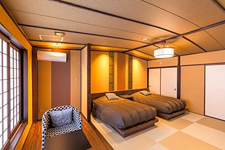 Superior Japanese-Modern Twin Room – Second Floor