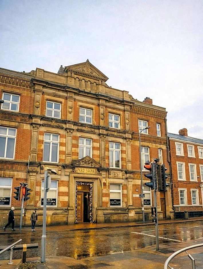 Parr's Bank Hotel