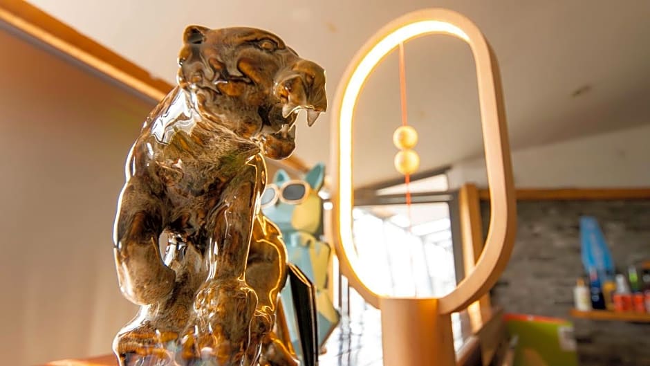 Xi'An Busy Hotel Bell Tower City Wall