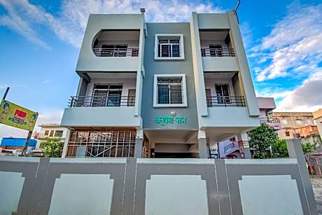 SPOT ON Hotel Rakesh International