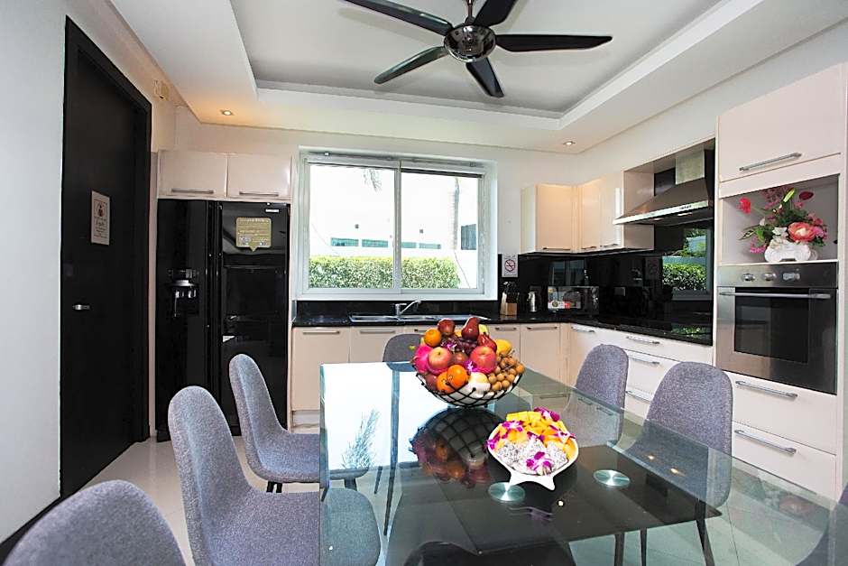 Hollywood Pool Villa Jomtien Beach