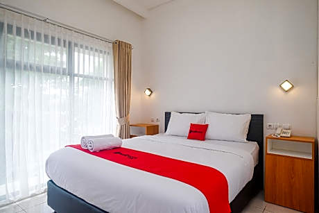 RedDoorz near Ambarrukmo Area