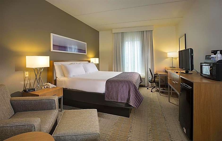 Holiday Inn Express and Suites New Orleans Airport By IHG