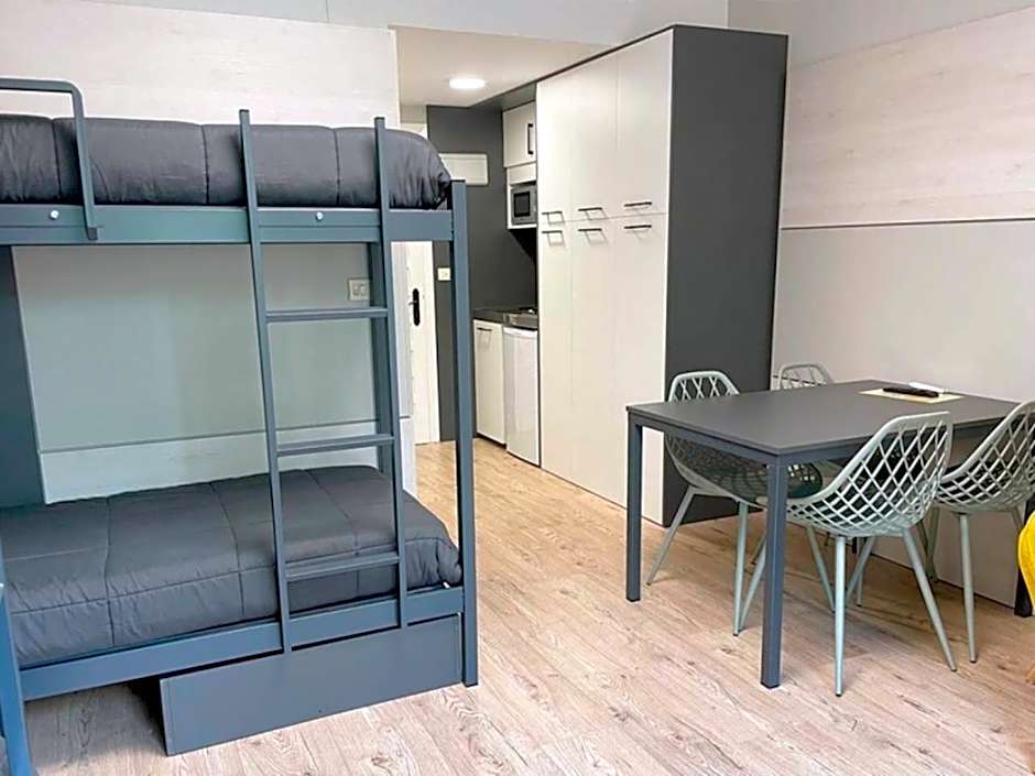 Apartamentos Midi 3000