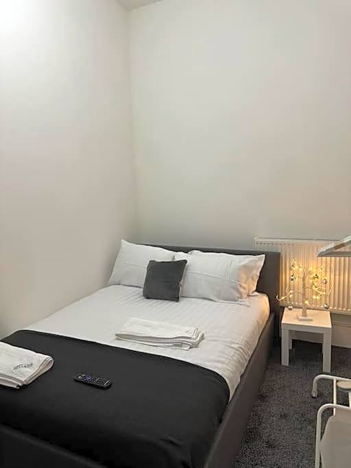 Room 3 • Double Bed in London King’s Cross
