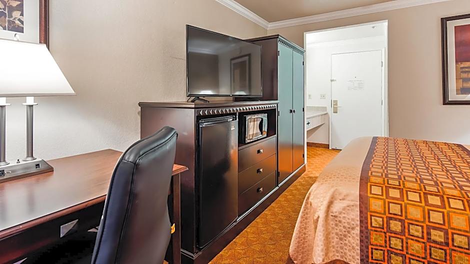 Lompoc Valley Inn and Suites