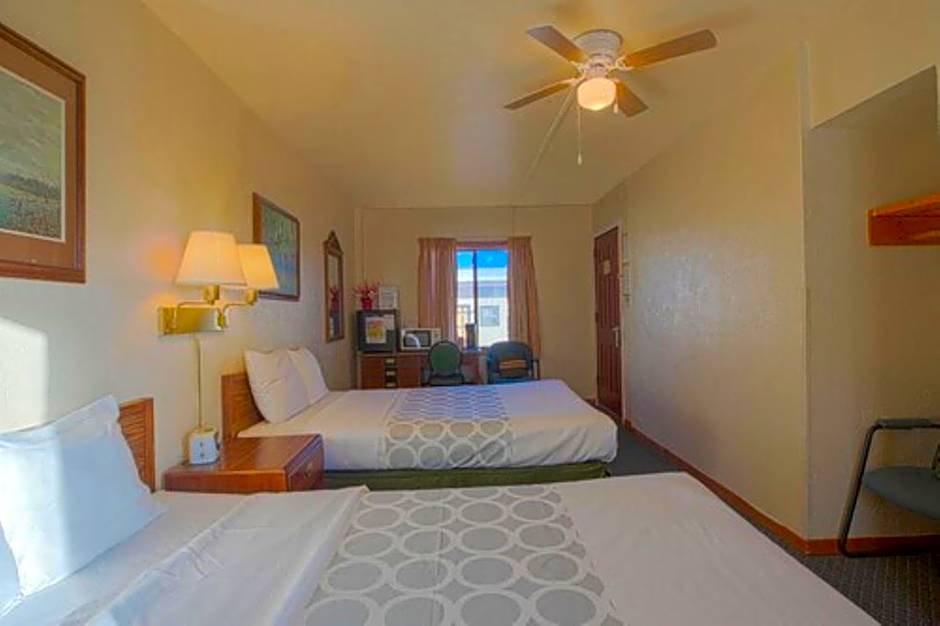 Love Hotels Silver Street by OYO at Hurley WI