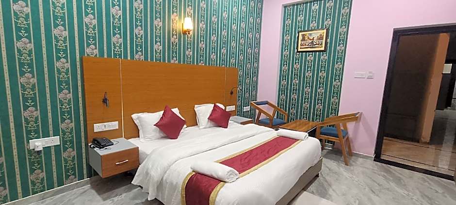 Hotel The Pushpak Inn