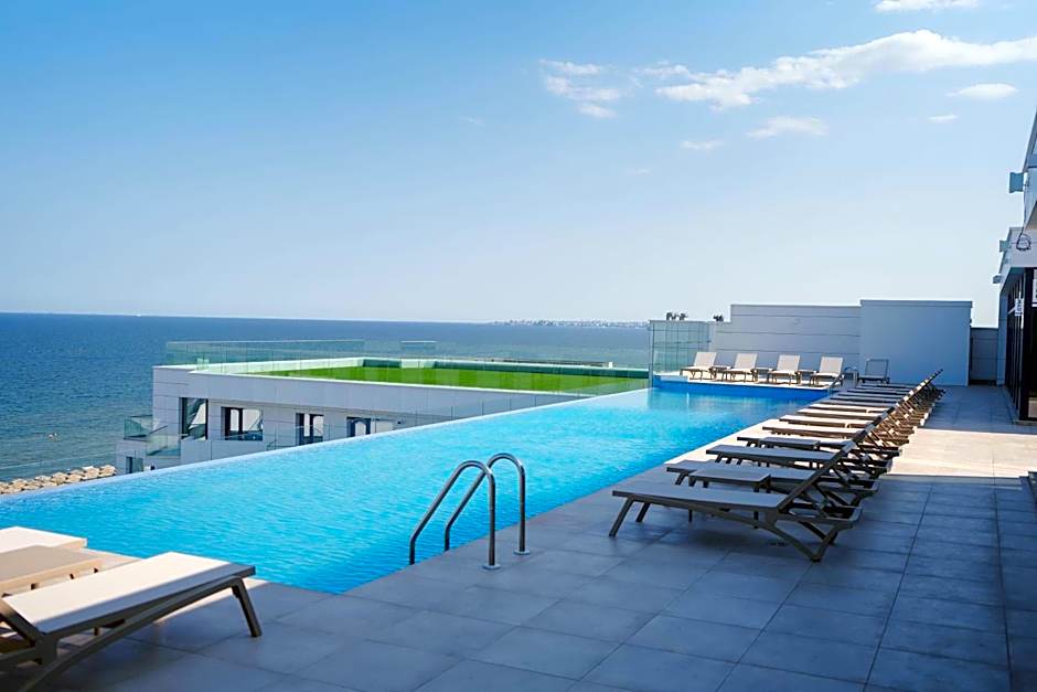 Alezzi Infinity Aparthotel & Spa